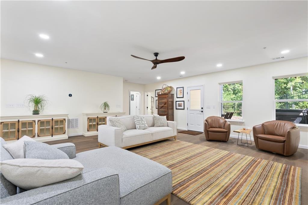 318 Carriage Glen Lane