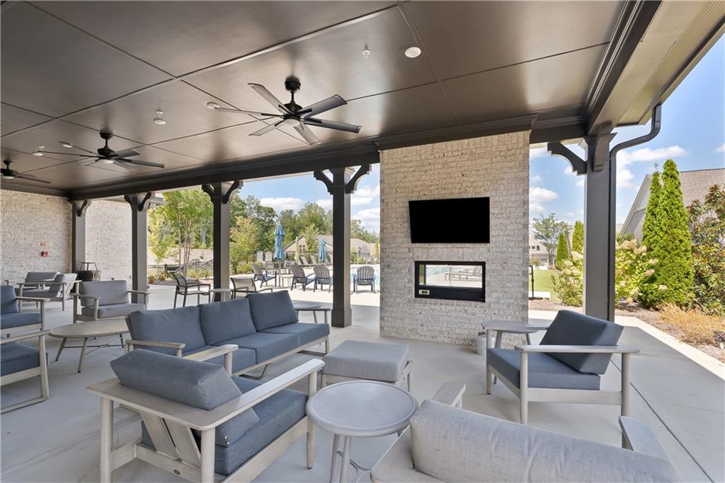 318 Carriage Glen Lane