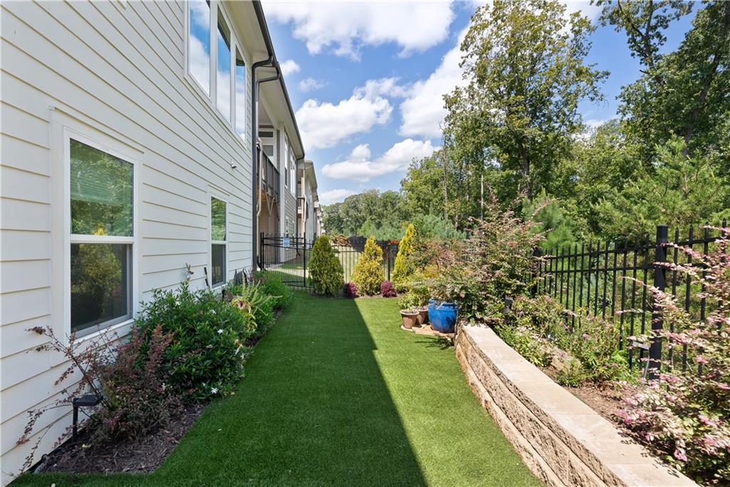 318 Carriage Glen Lane