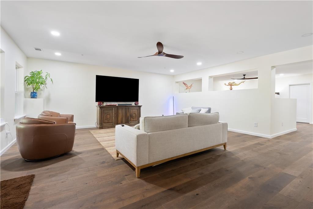 318 Carriage Glen Lane