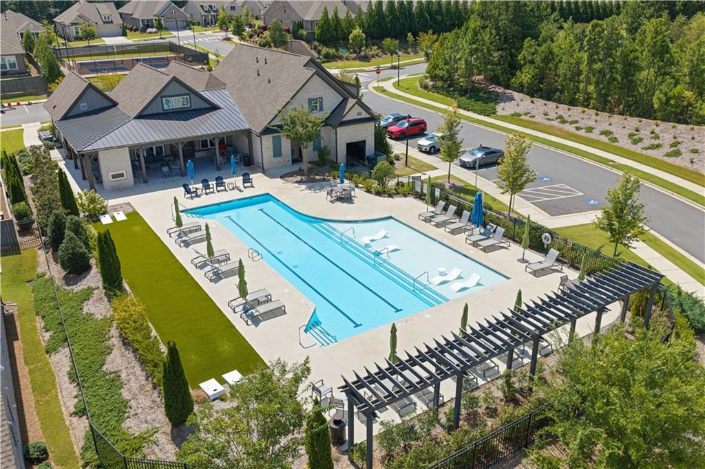 318 Carriage Glen Lane