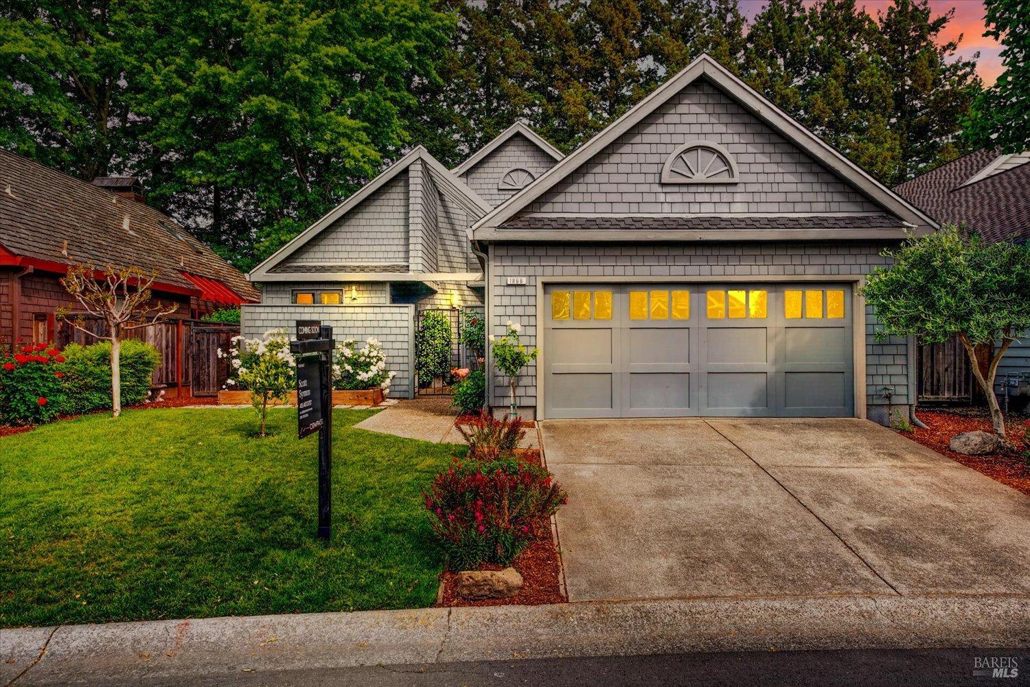 1866 Oak Circle