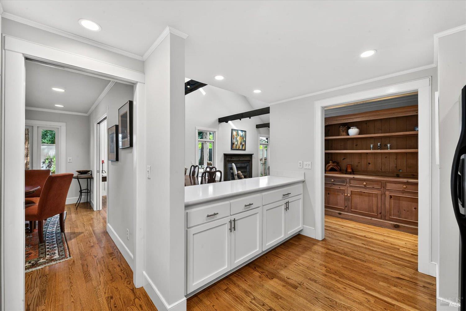 1866 Oak Circle