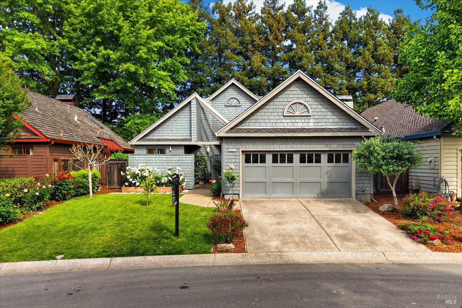 1866 Oak Circle