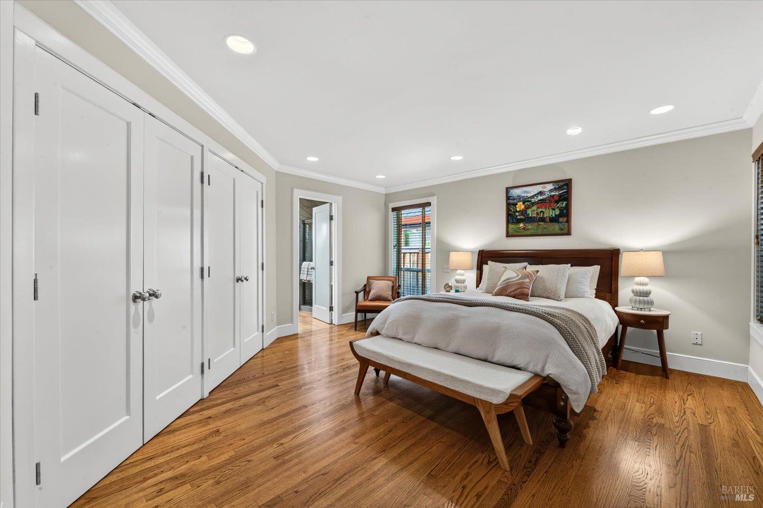 1866 Oak Circle