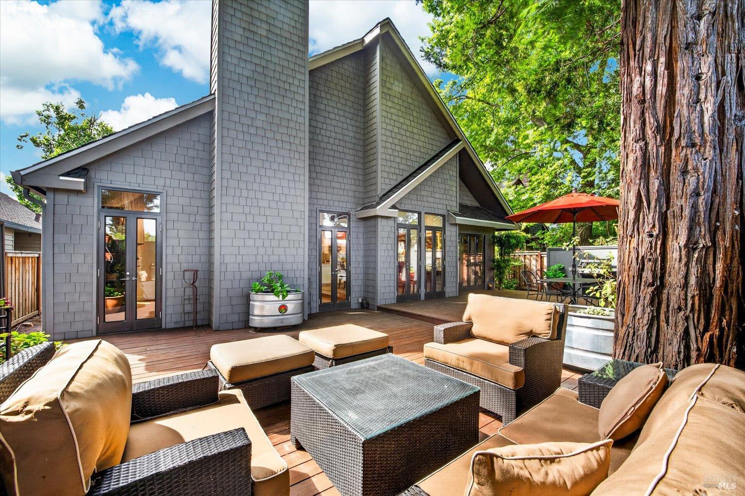 1866 Oak Circle