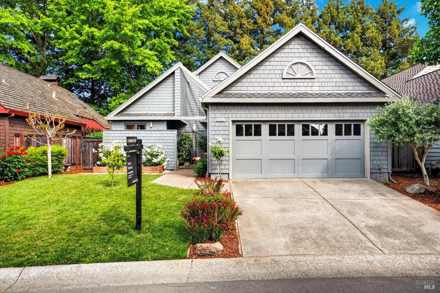 1866 Oak Circle