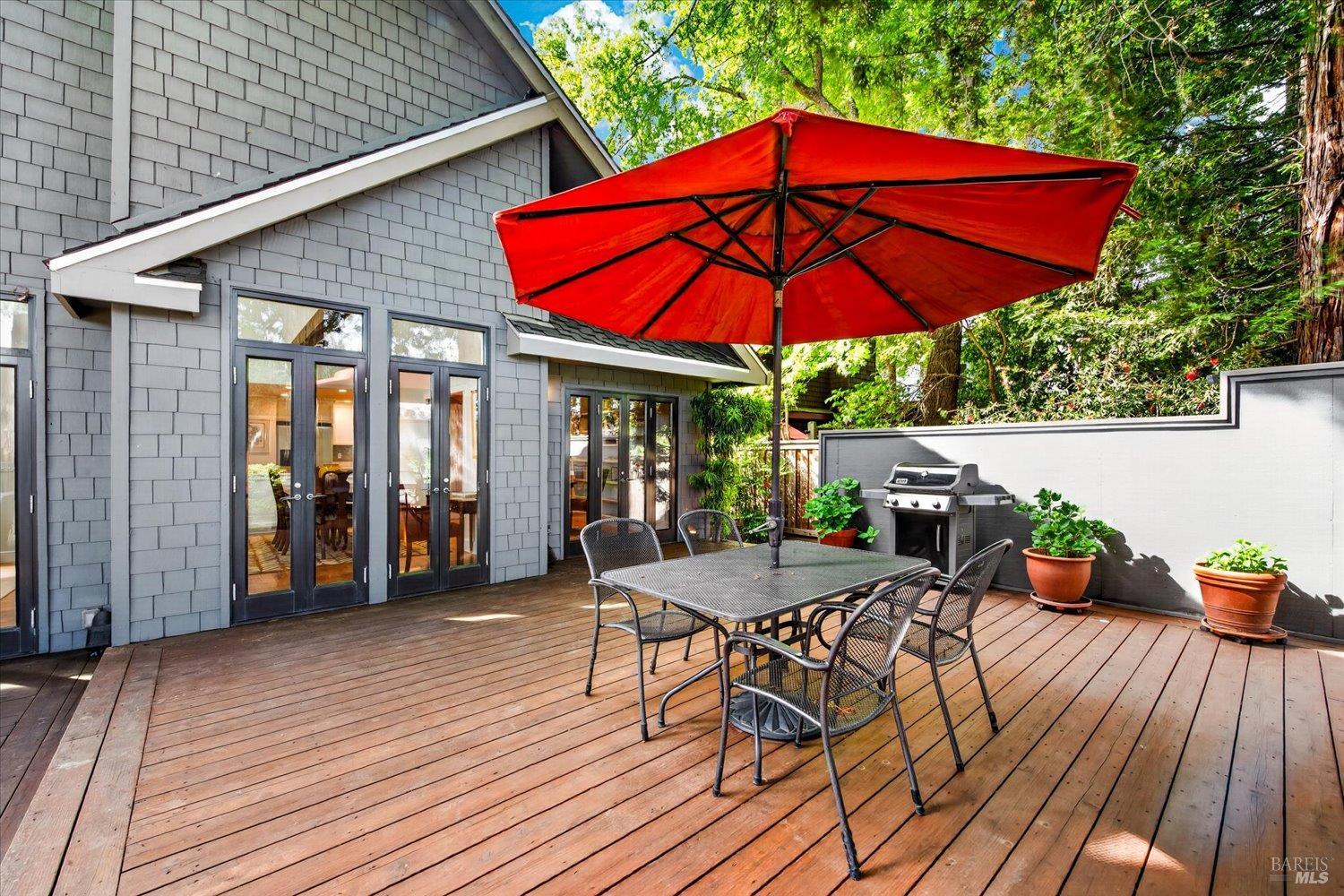 1866 Oak Circle