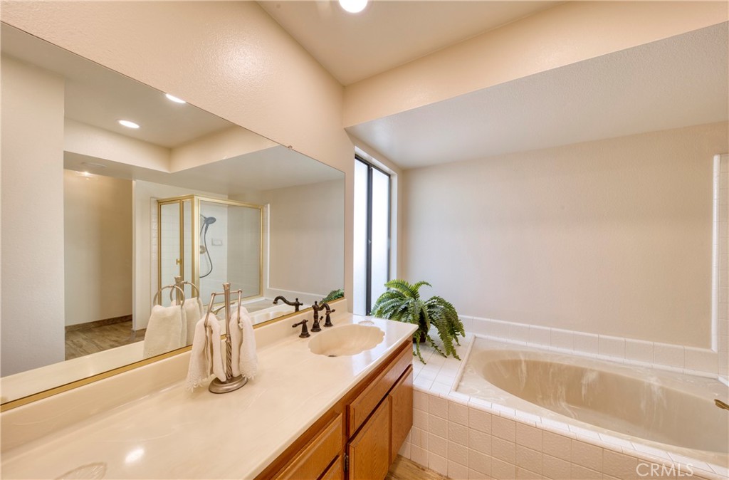 1407 Sunrise Circle N