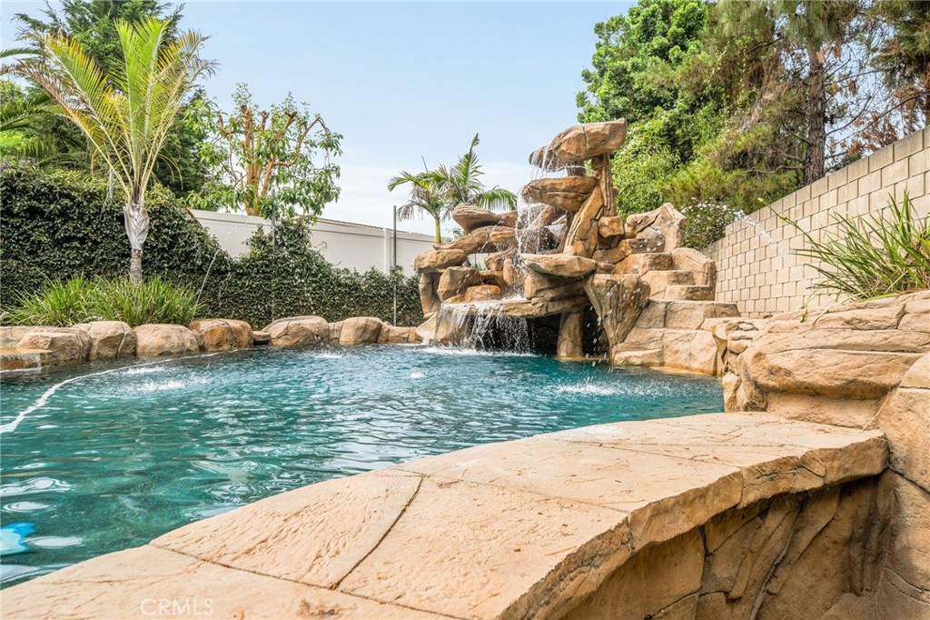 1753 Orangewood Avenue