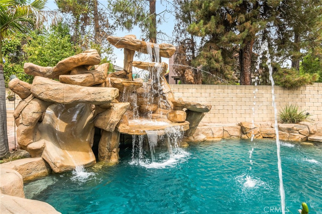 1753 Orangewood Avenue