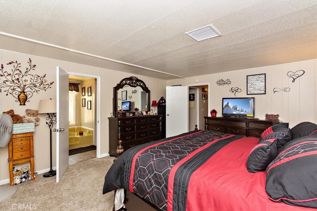 5800 Hamner Avenue 657