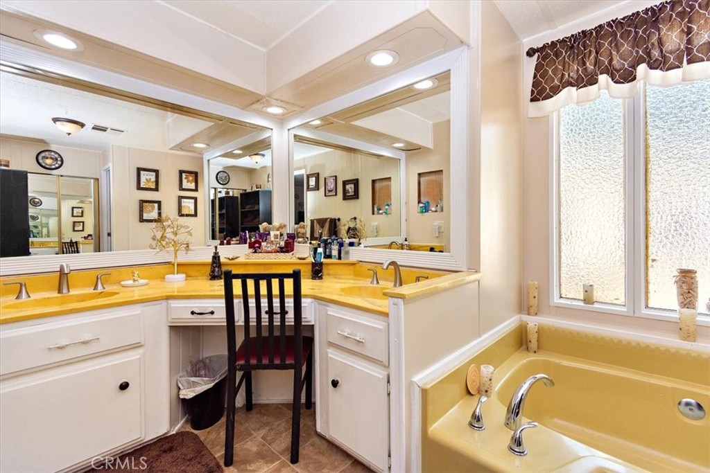 5800 Hamner Avenue 657