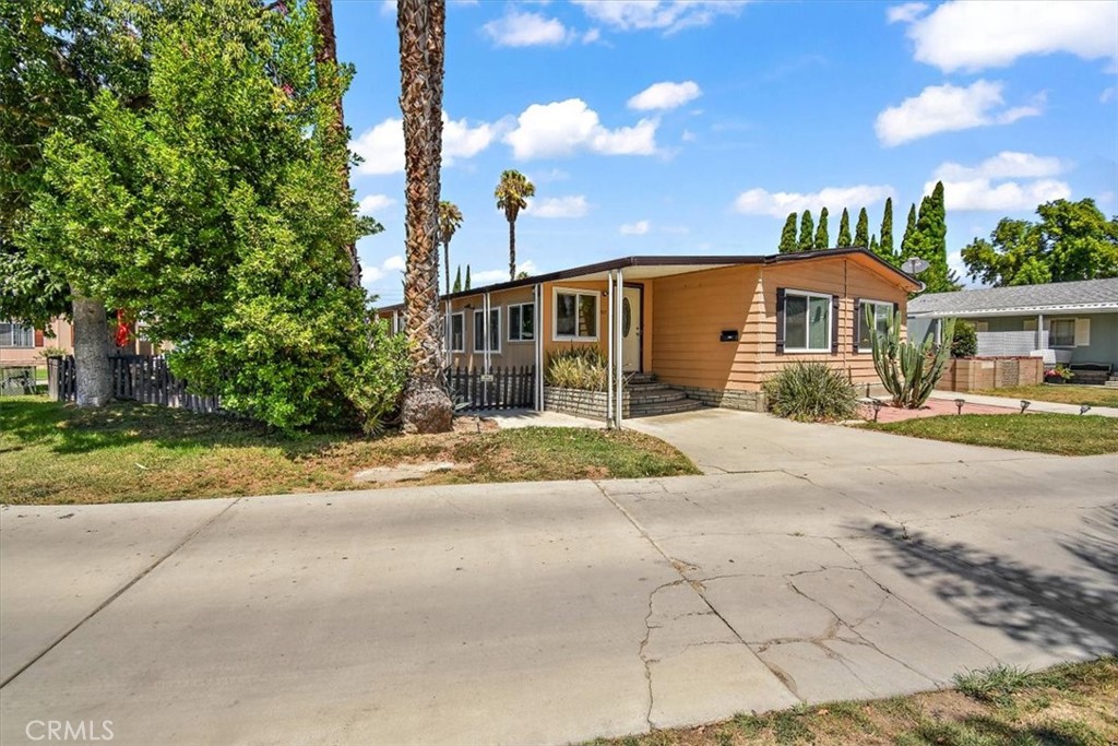 5800 Hamner Avenue 657