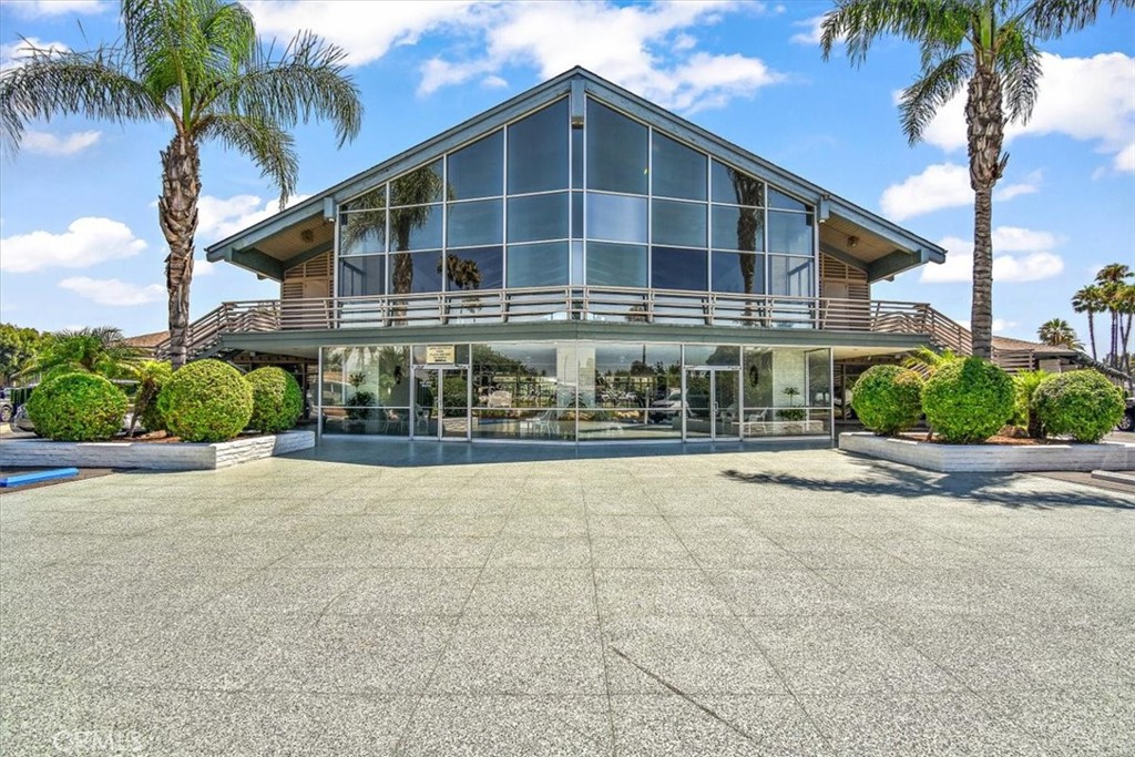 5800 Hamner Avenue 657