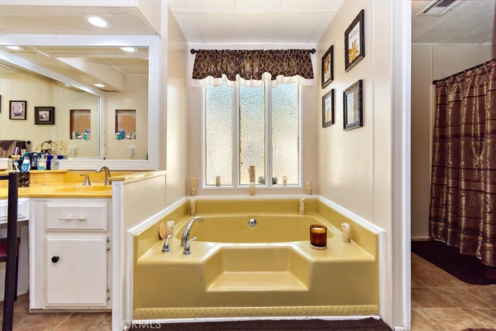 5800 Hamner Avenue 657