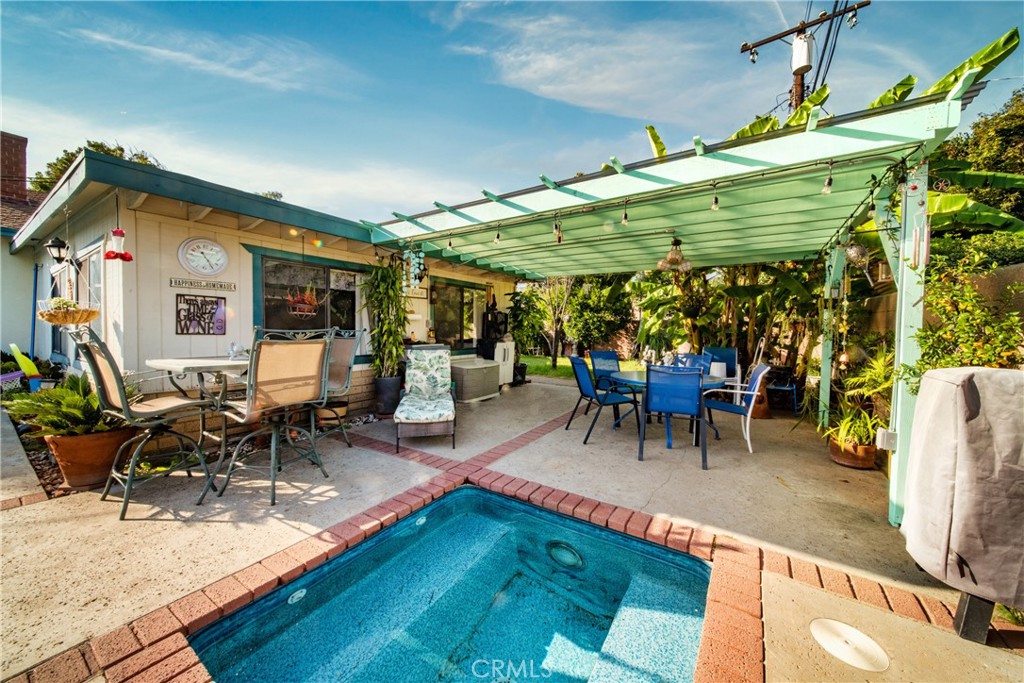 1012 N Pasadena Avenue