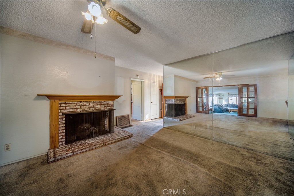 1012 N Pasadena Avenue