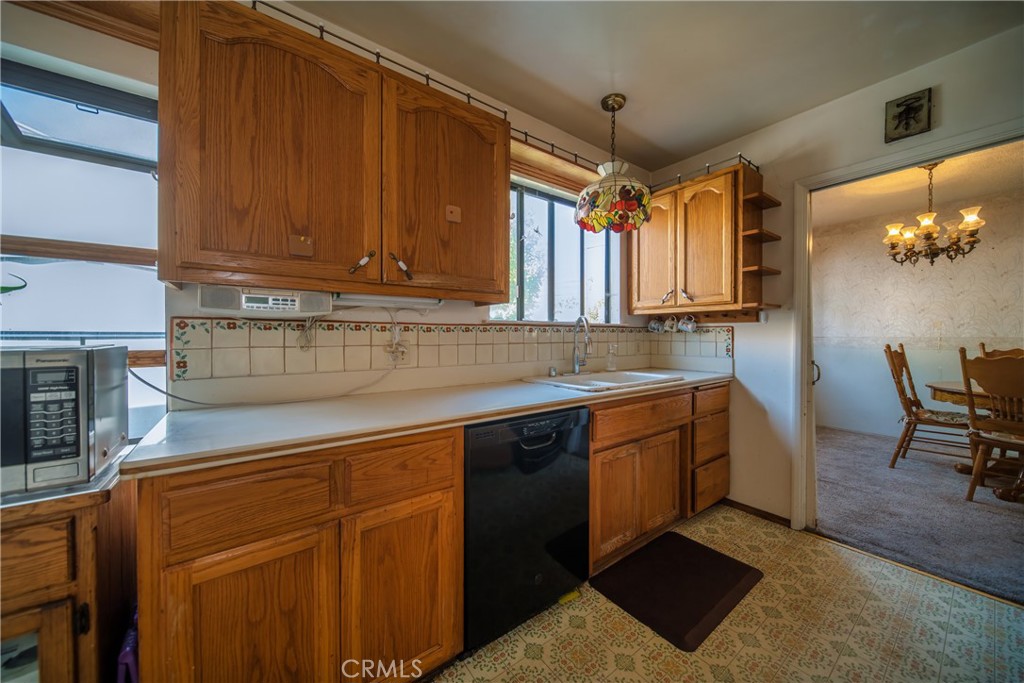 1012 N Pasadena Avenue