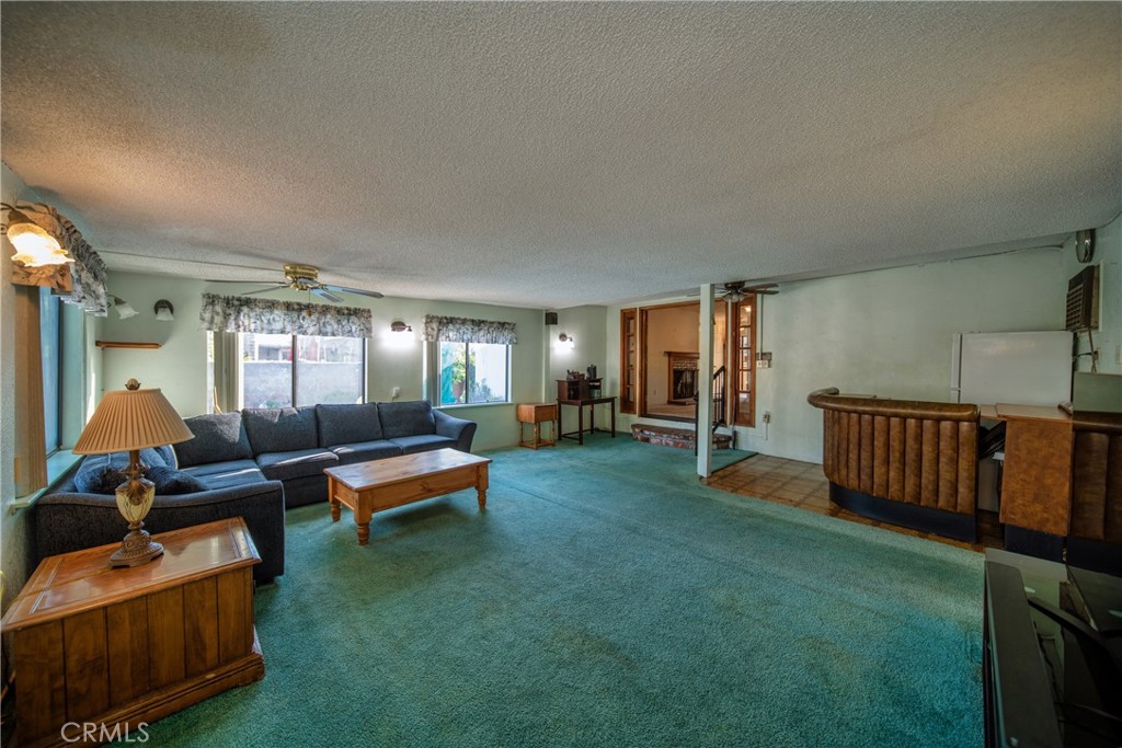 1012 N Pasadena Avenue