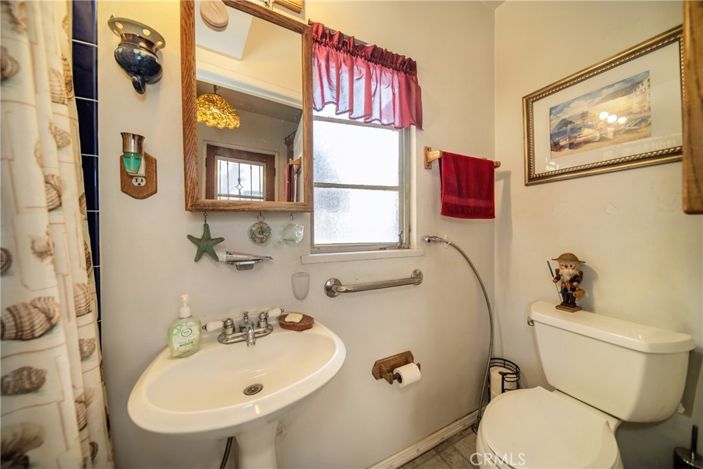 1012 N Pasadena Avenue