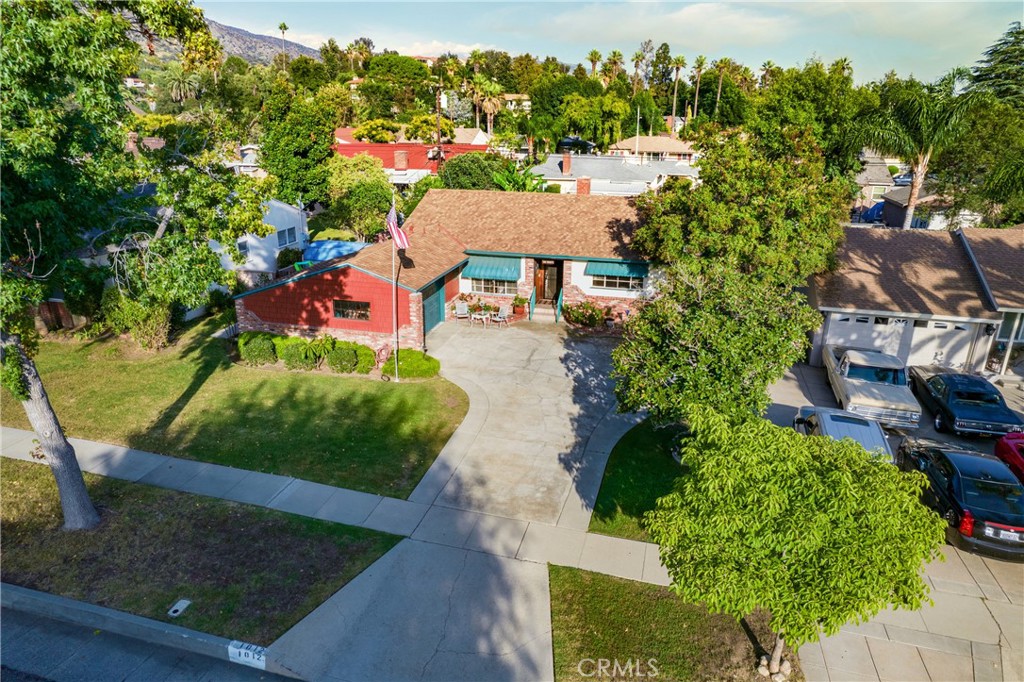 1012 N Pasadena Avenue