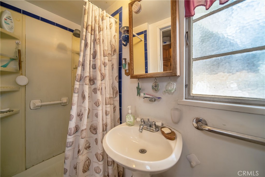 1012 N Pasadena Avenue