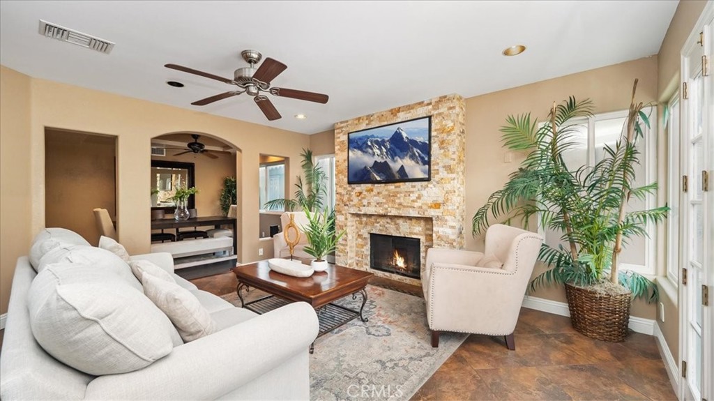 23952 Via De Gema Linda