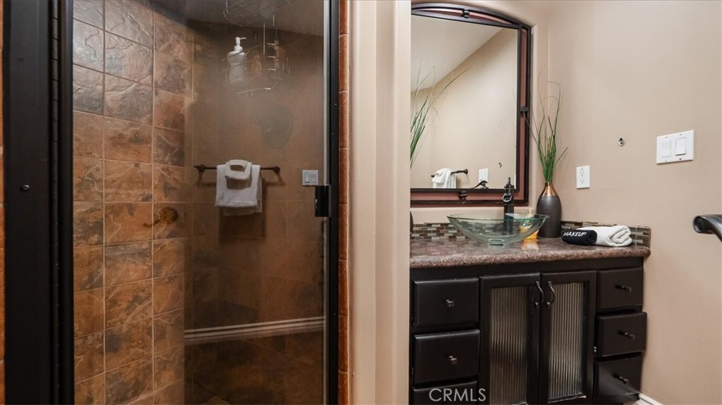 23952 Via De Gema Linda