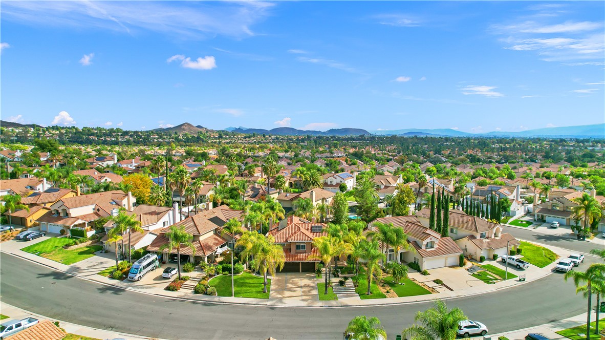 23952 Via De Gema Linda