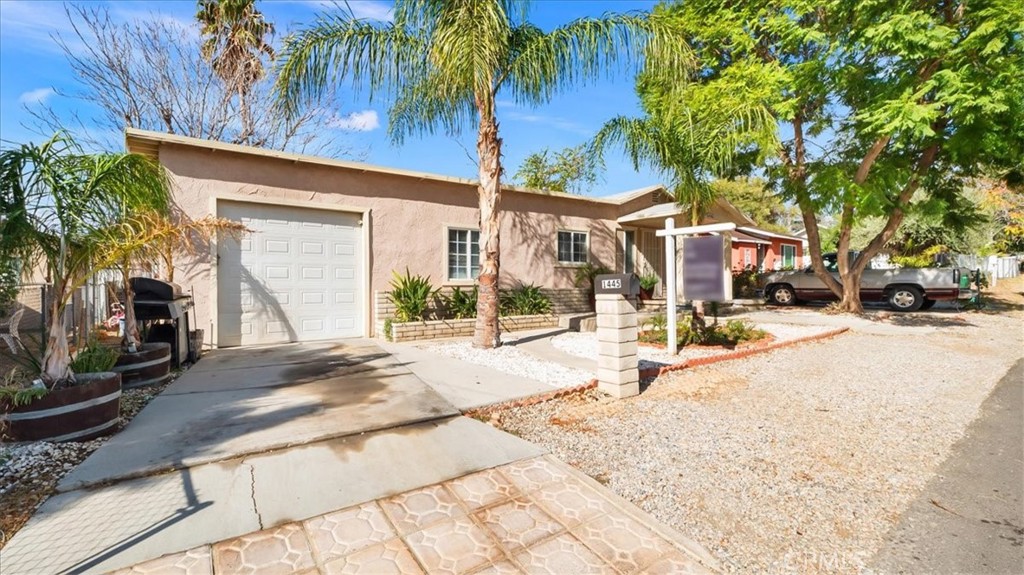 1445 N Florida Street