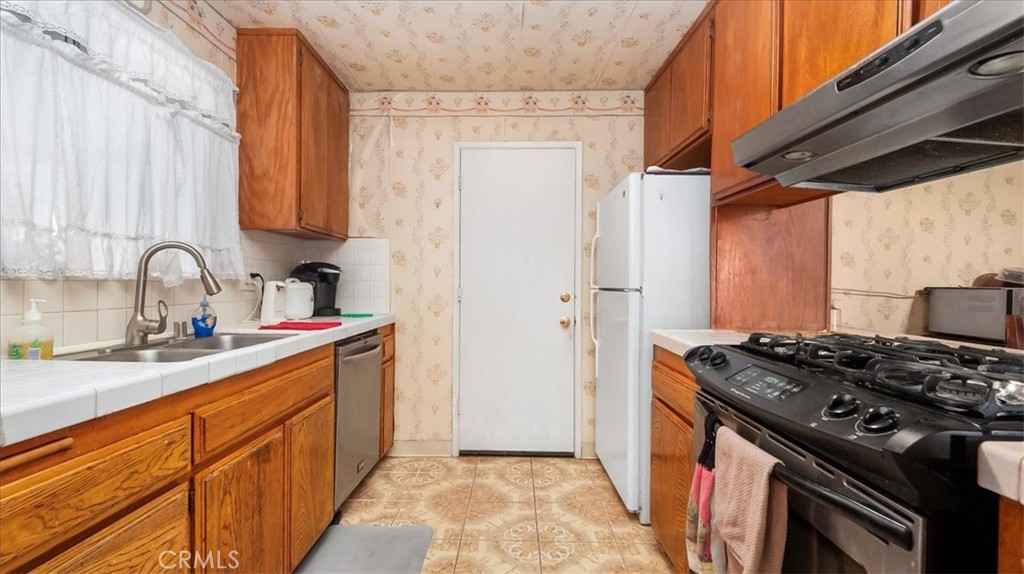 14831 Yarborough Street