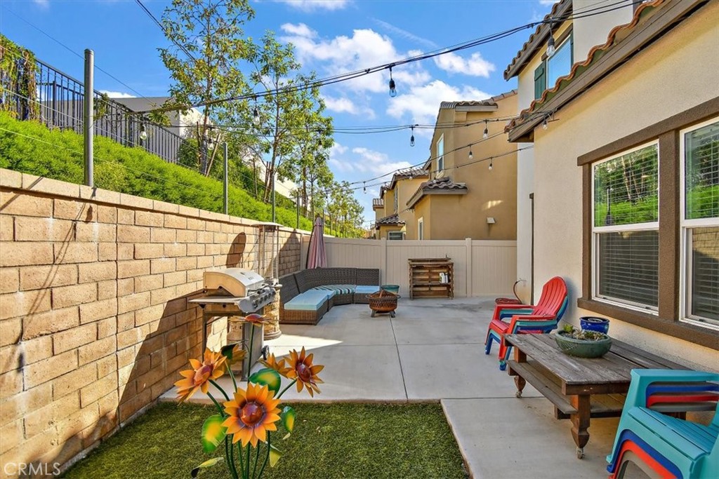 2391 Vineyard Street