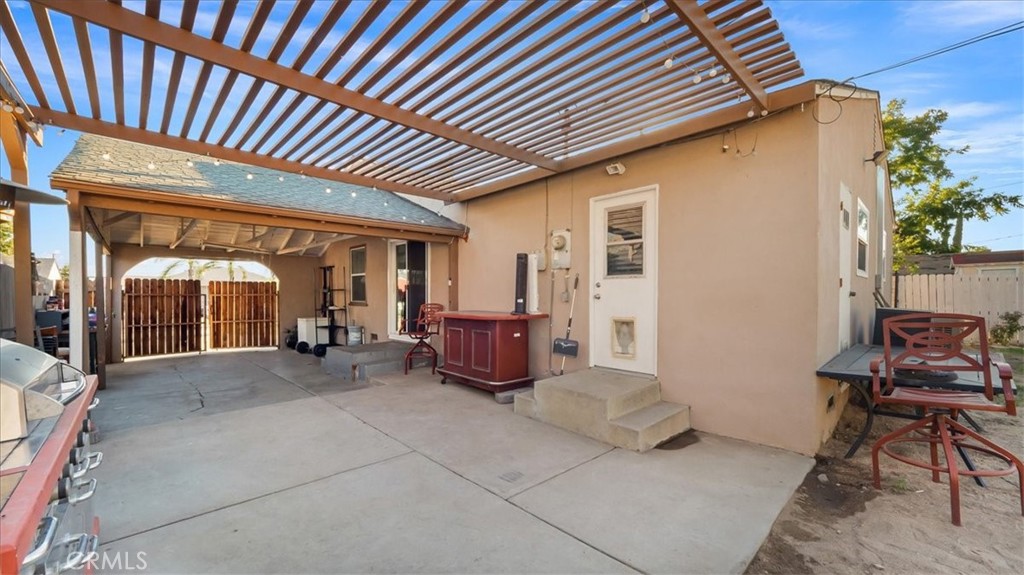 262 E Alexander Avenue