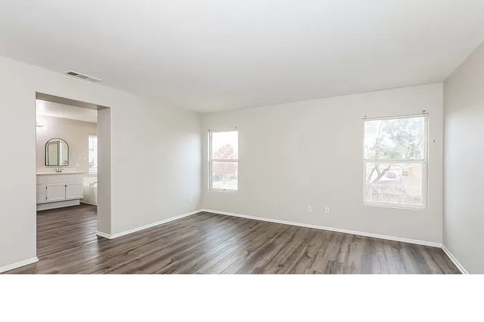 12668 Biscayne Avenue