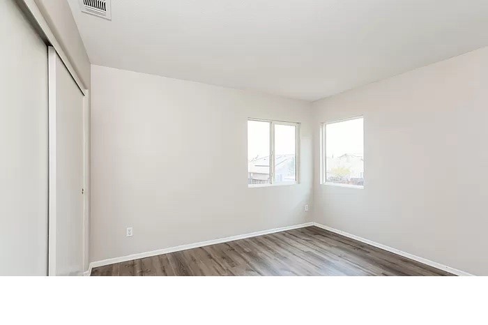 12668 Biscayne Avenue