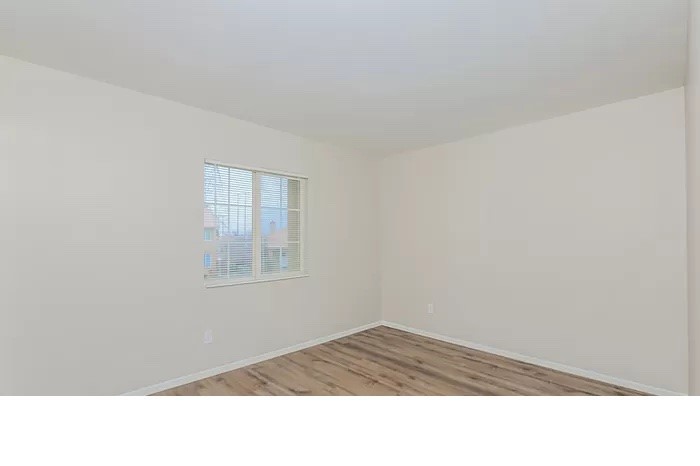 12668 Biscayne Avenue