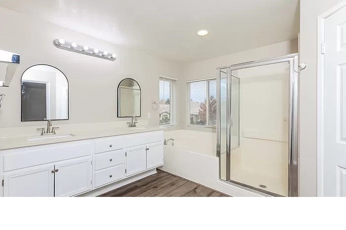 12668 Biscayne Avenue