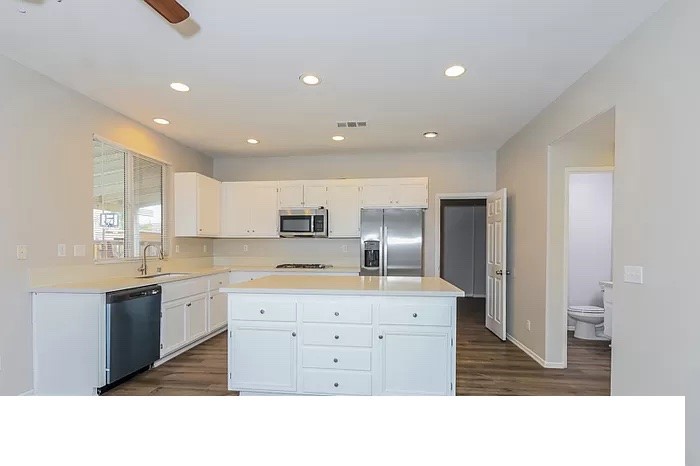 12668 Biscayne Avenue