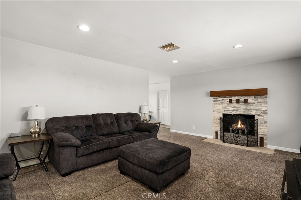 11511 Hawthorne Avenue