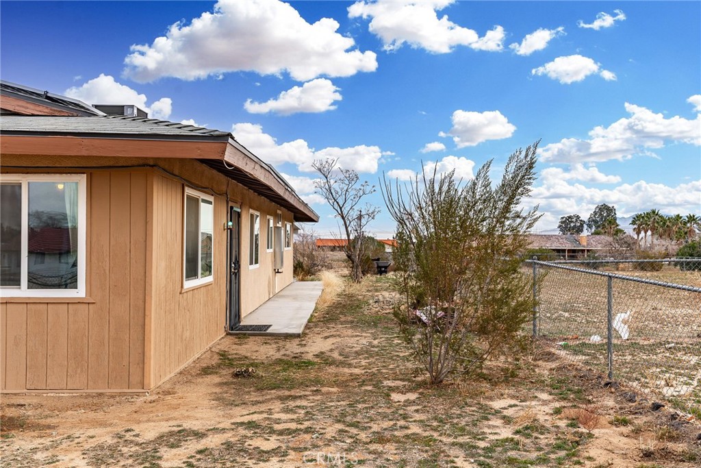 11511 Hawthorne Avenue