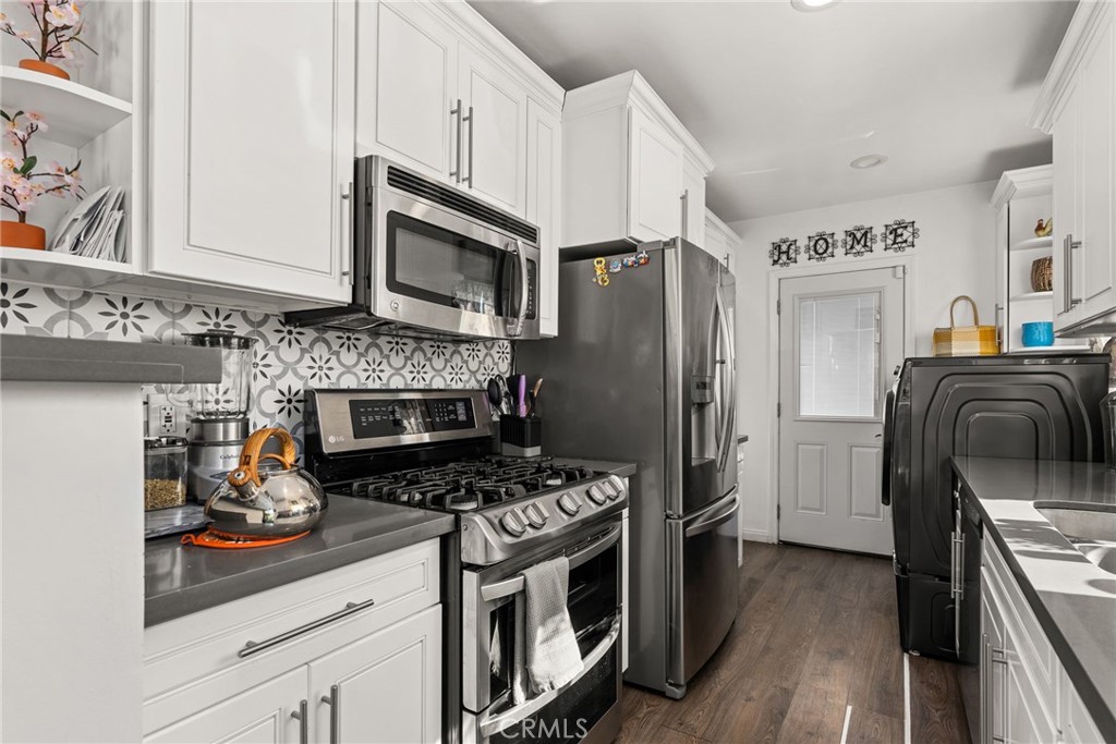 1734 N Spring Avenue