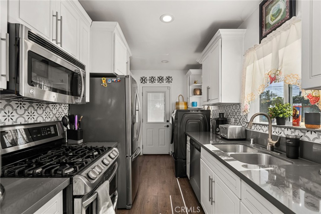 1734 N Spring Avenue