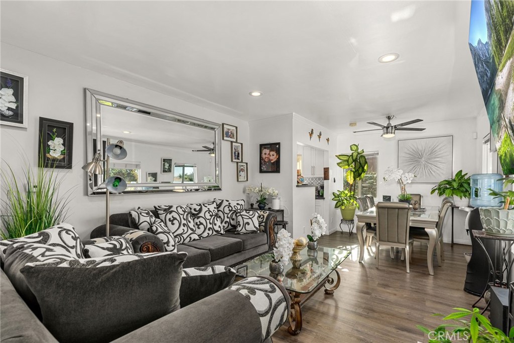 1734 N Spring Avenue