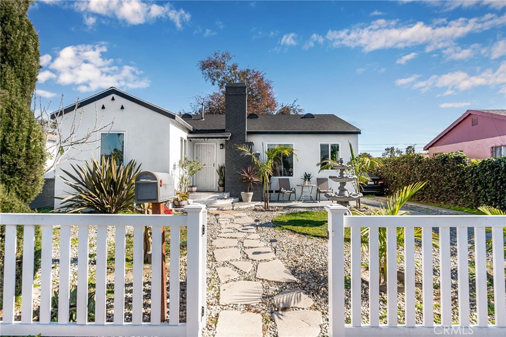 1734 N Spring Avenue