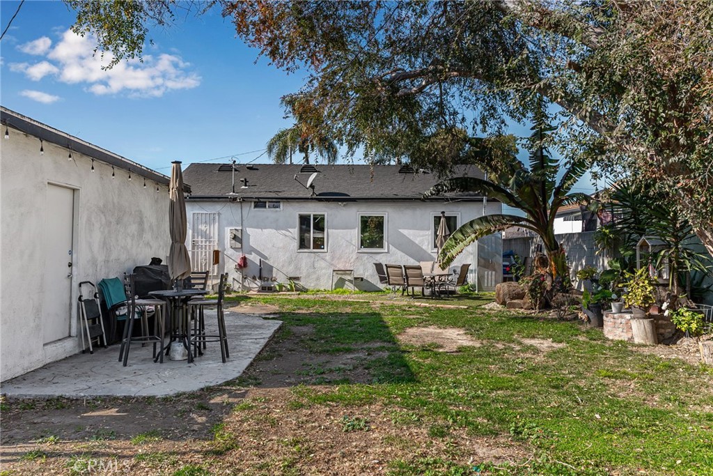 1734 N Spring Avenue