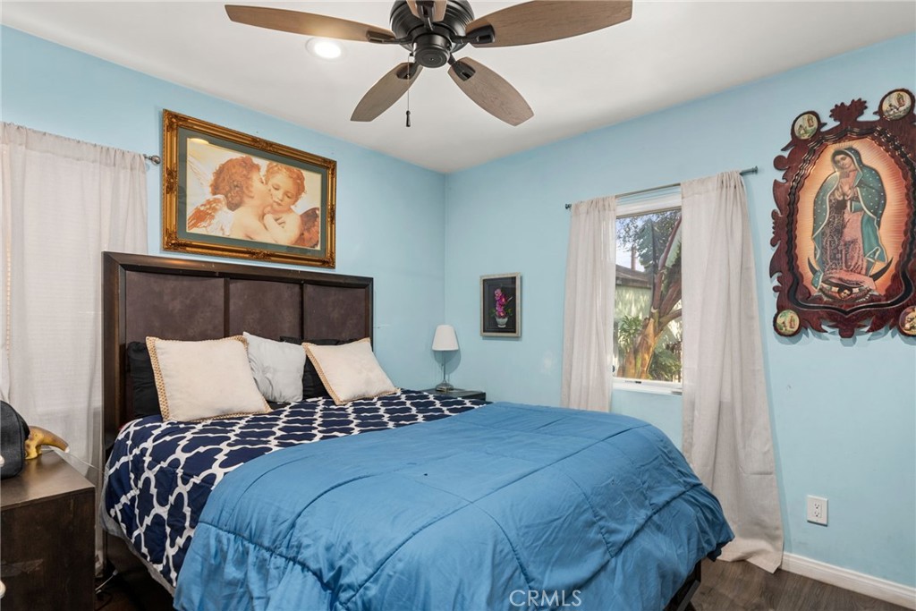 1734 N Spring Avenue