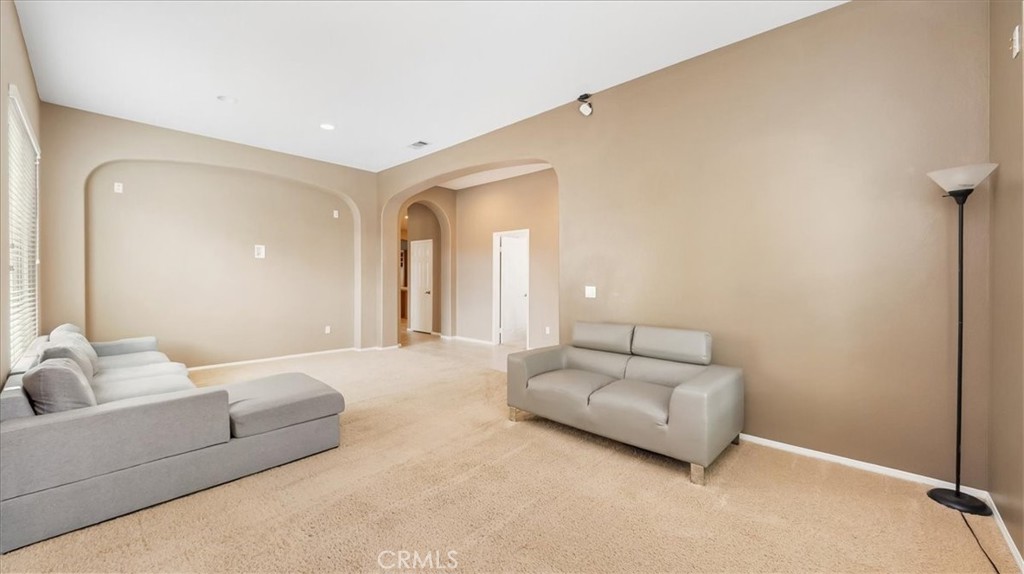 32028 Calle Caballos