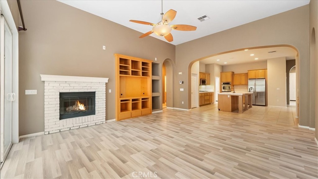 32028 Calle Caballos