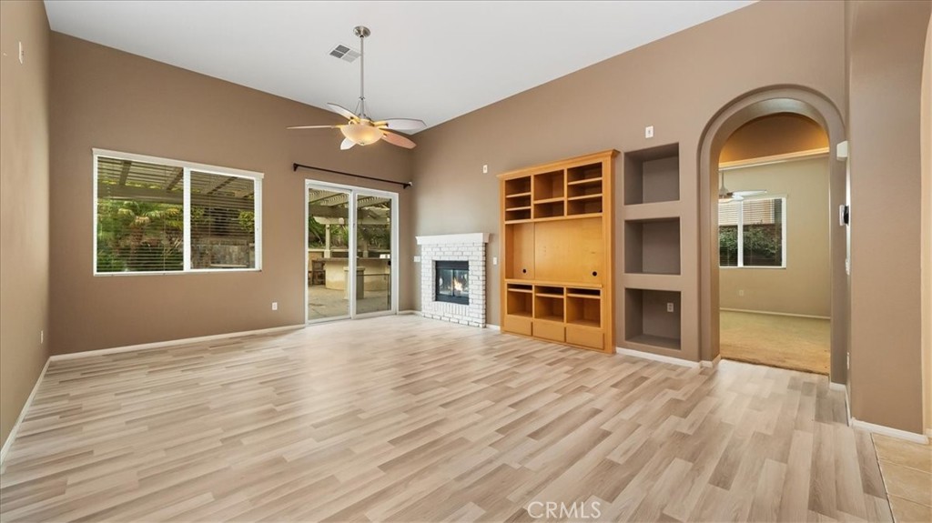 32028 Calle Caballos